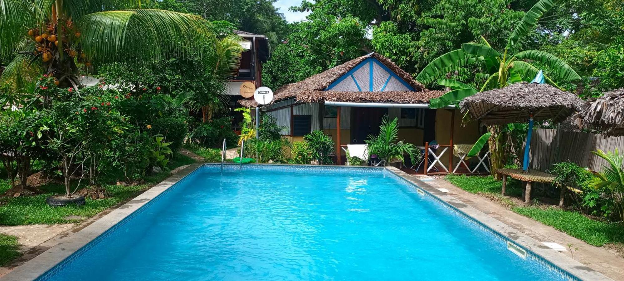 Отель Piscine Bimoko Нуси-Бе Экстерьер фото
