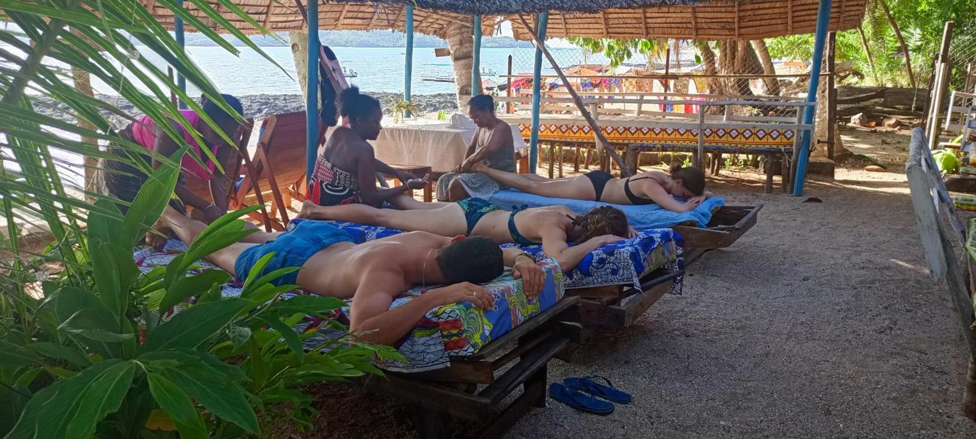 Отель Piscine Bimoko Нуси-Бе Экстерьер фото