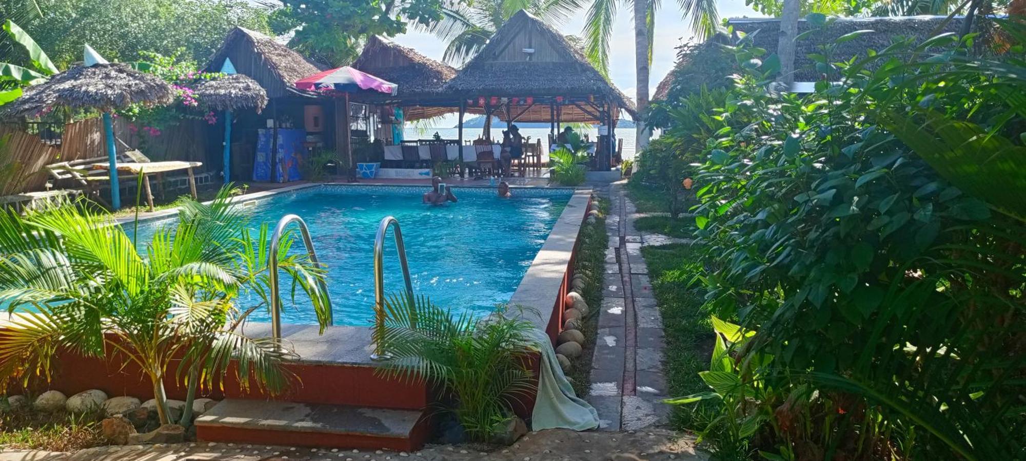 Отель Piscine Bimoko Нуси-Бе Экстерьер фото