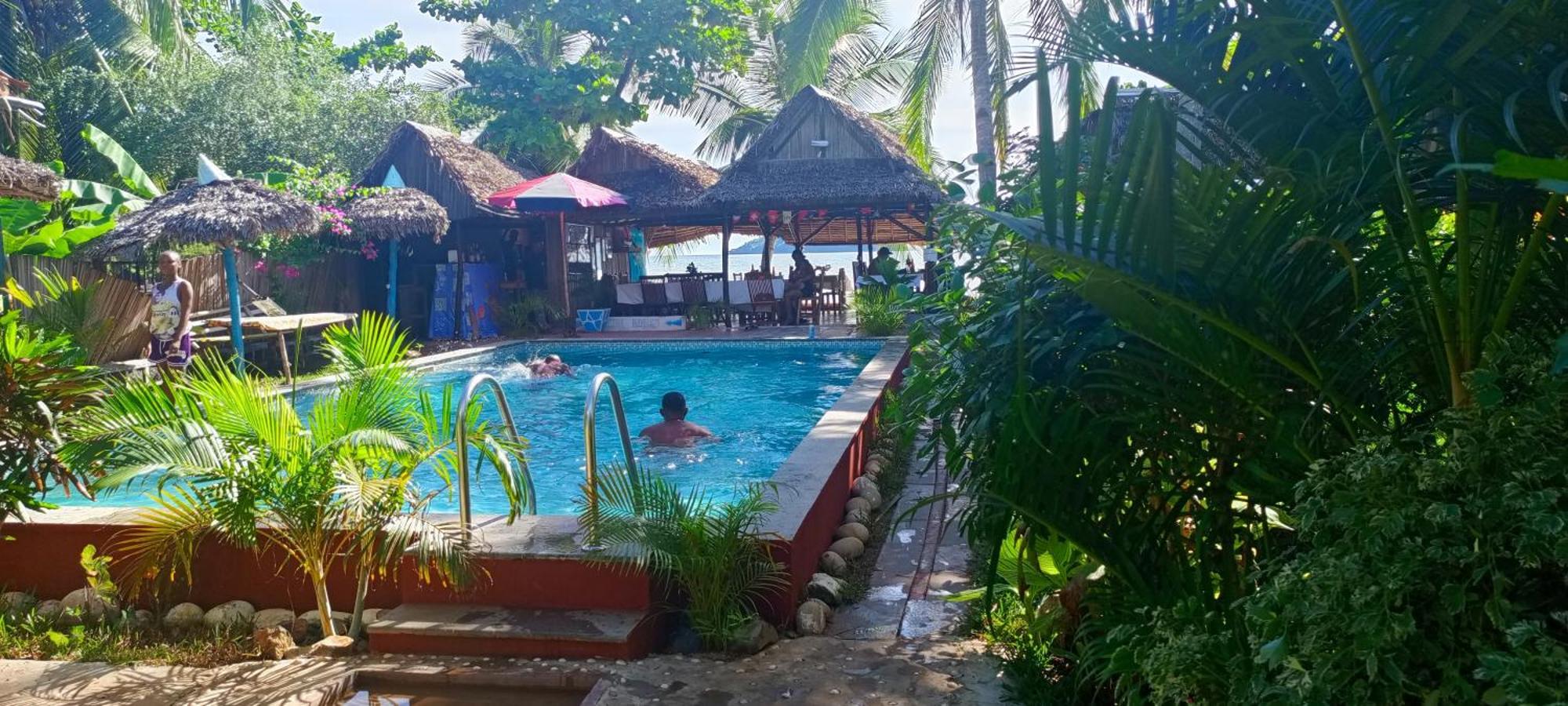 Отель Piscine Bimoko Нуси-Бе Экстерьер фото