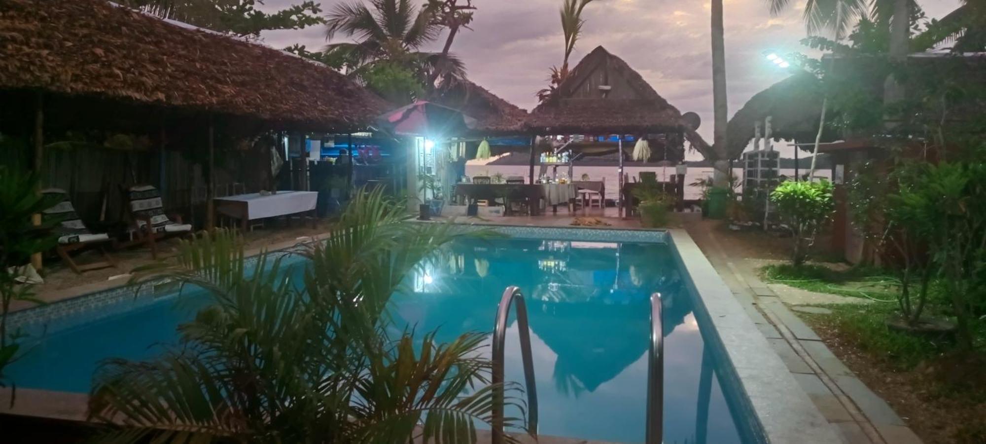 Отель Piscine Bimoko Нуси-Бе Экстерьер фото